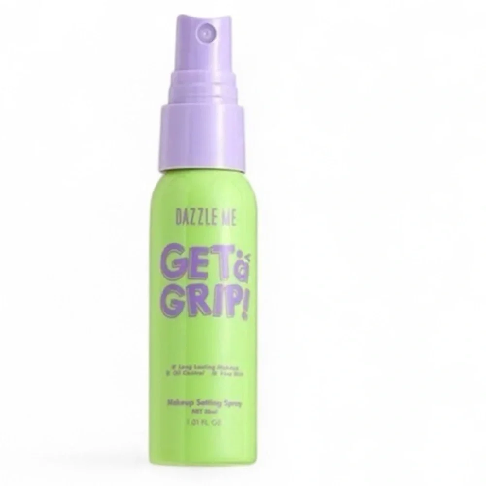 Dazzle Me Get a Grip Makeup Setting Spray 1 oz.